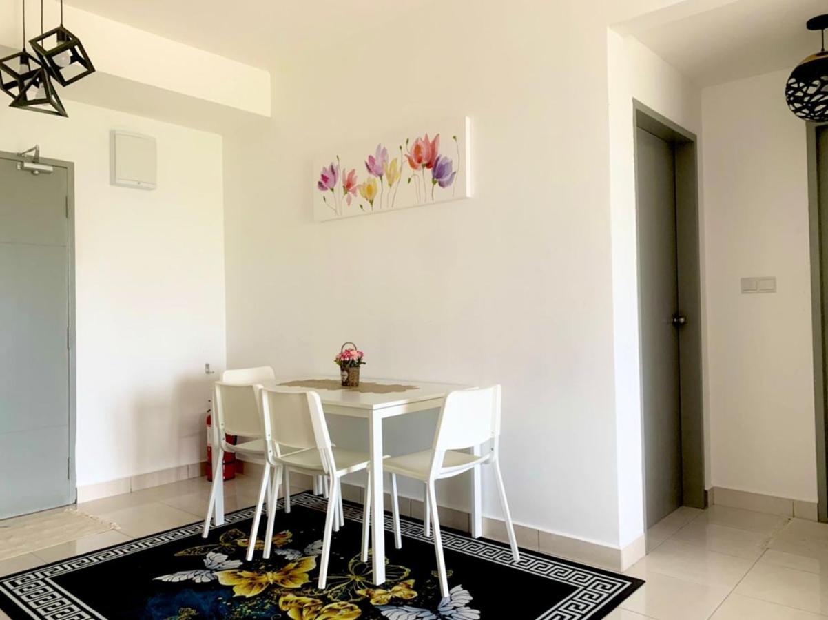 Mmg D'Tiara Homestay カジャン エクステリア 写真