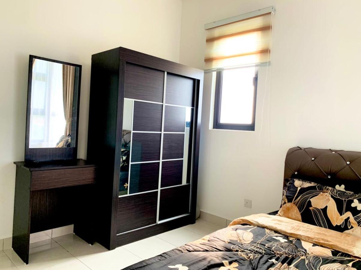 Mmg D'Tiara Homestay カジャン エクステリア 写真