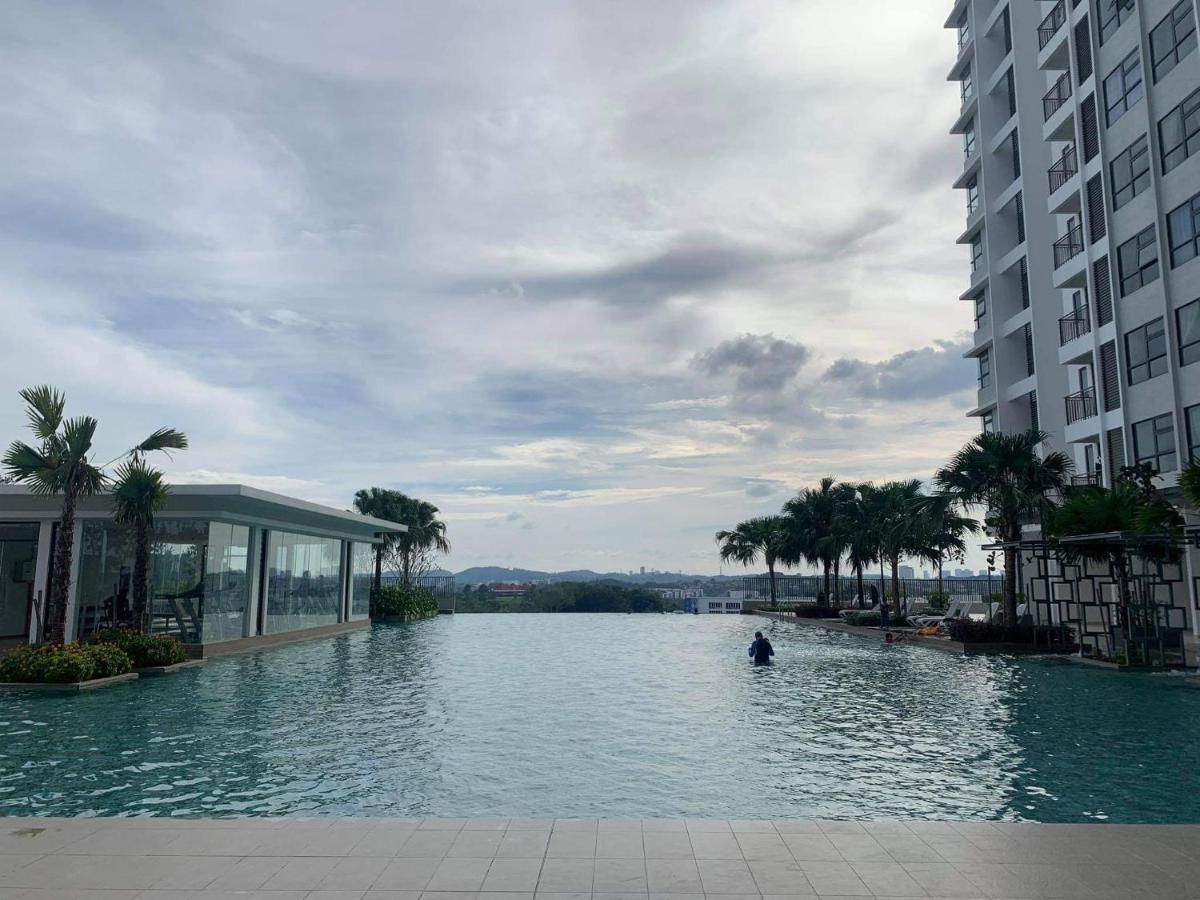 Mmg D'Tiara Homestay カジャン エクステリア 写真