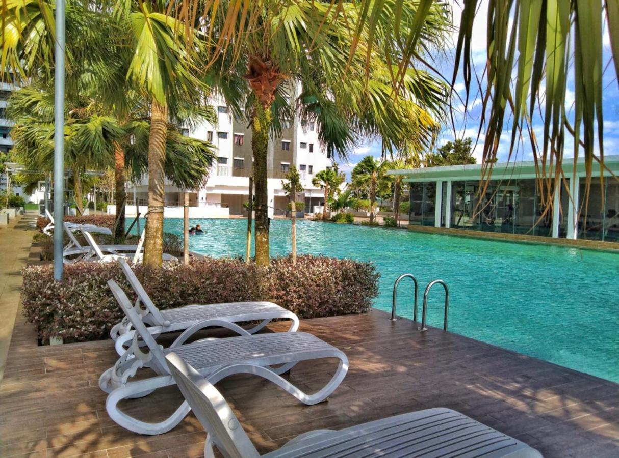 Mmg D'Tiara Homestay カジャン エクステリア 写真